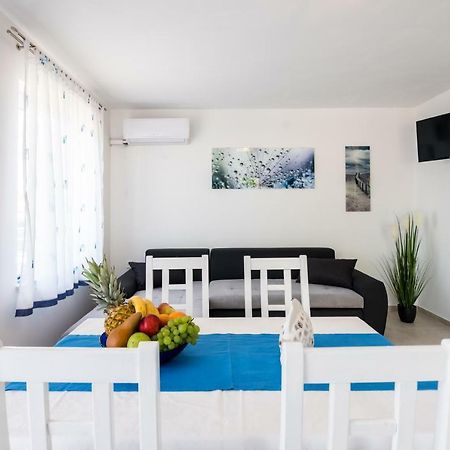 Apartments Dora Вантачичі Екстер'єр фото