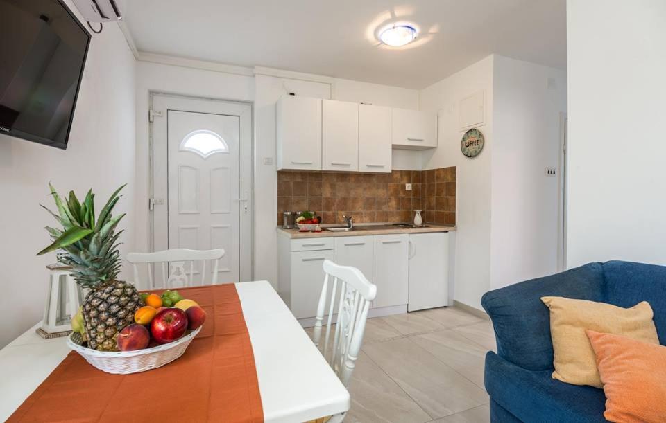Apartments Dora Вантачичі Екстер'єр фото