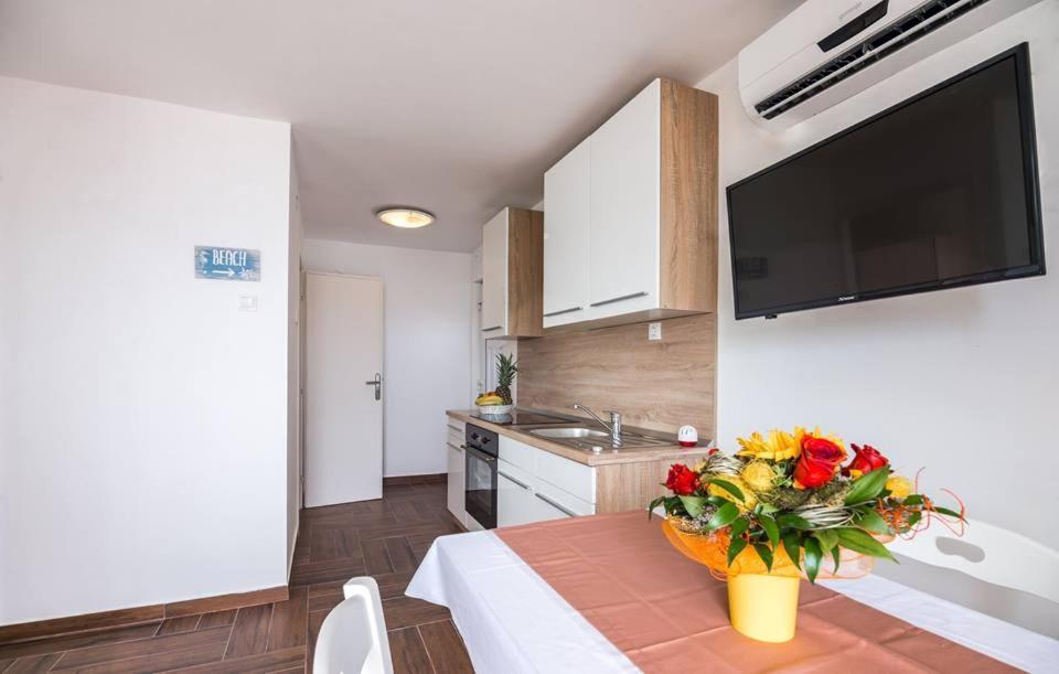 Apartments Dora Вантачичі Екстер'єр фото