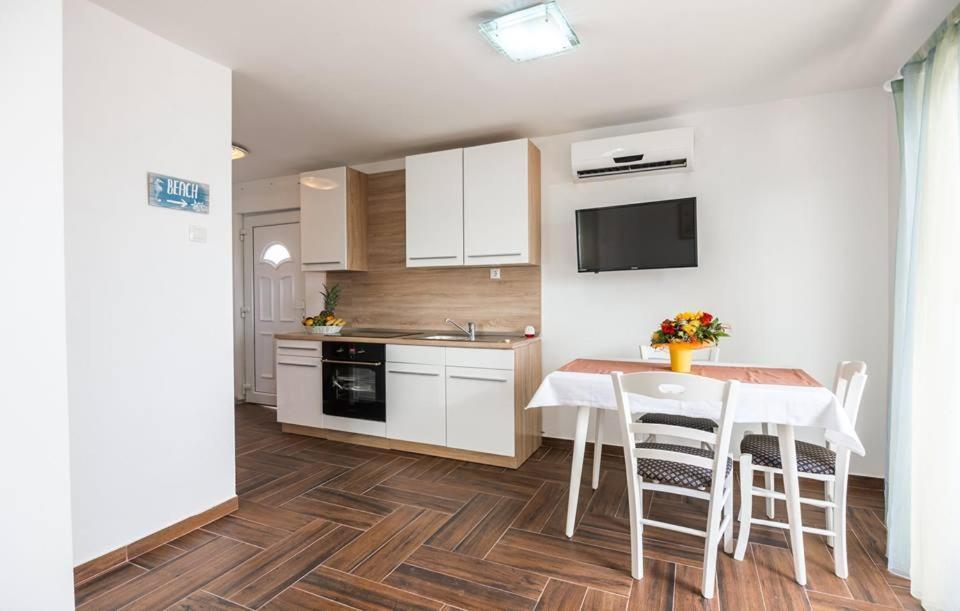 Apartments Dora Вантачичі Екстер'єр фото