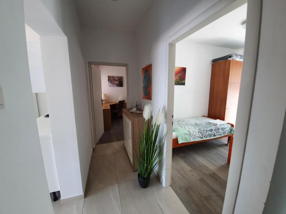 Apartments Dora Вантачичі Екстер'єр фото