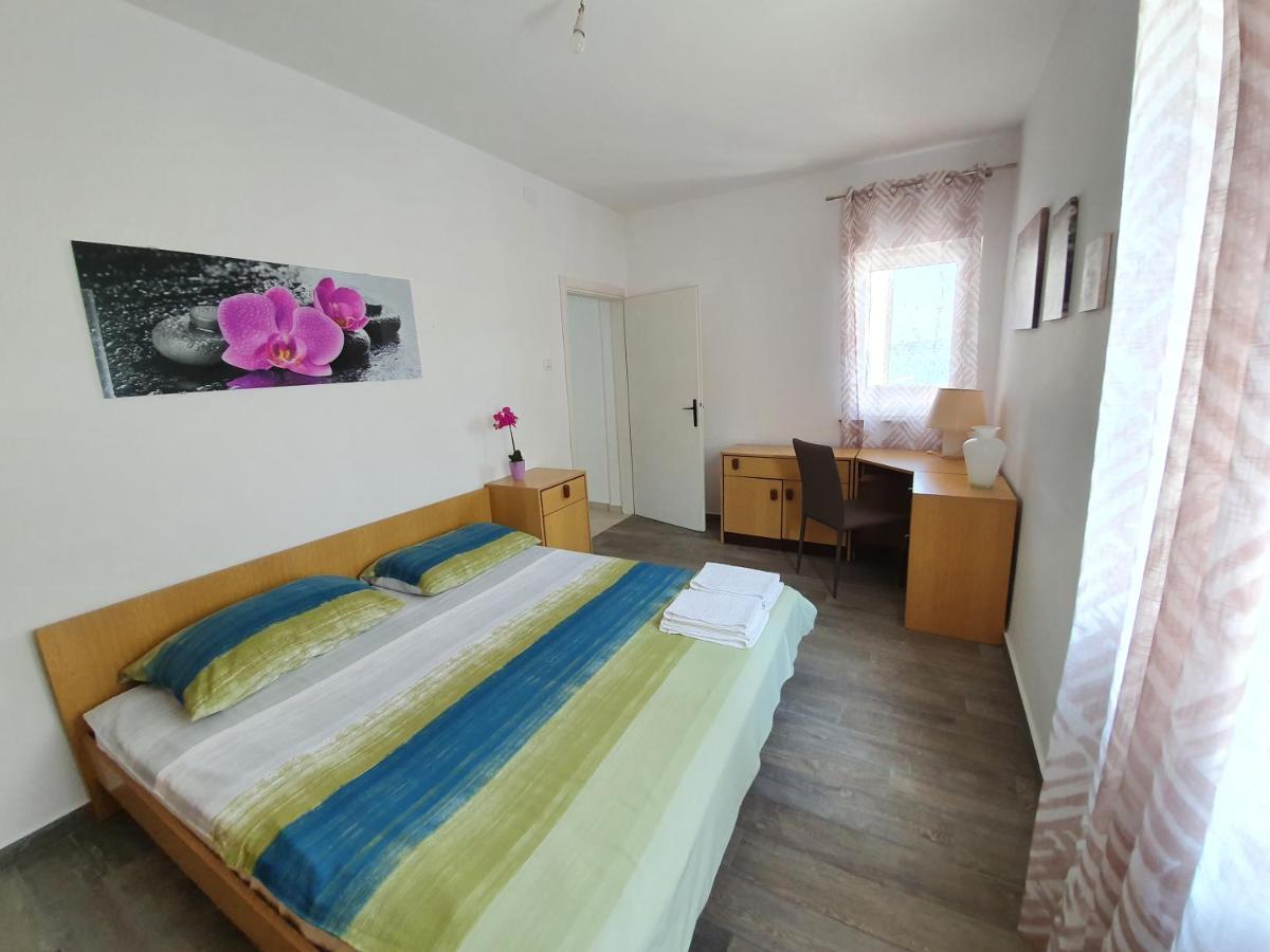Apartments Dora Вантачичі Екстер'єр фото