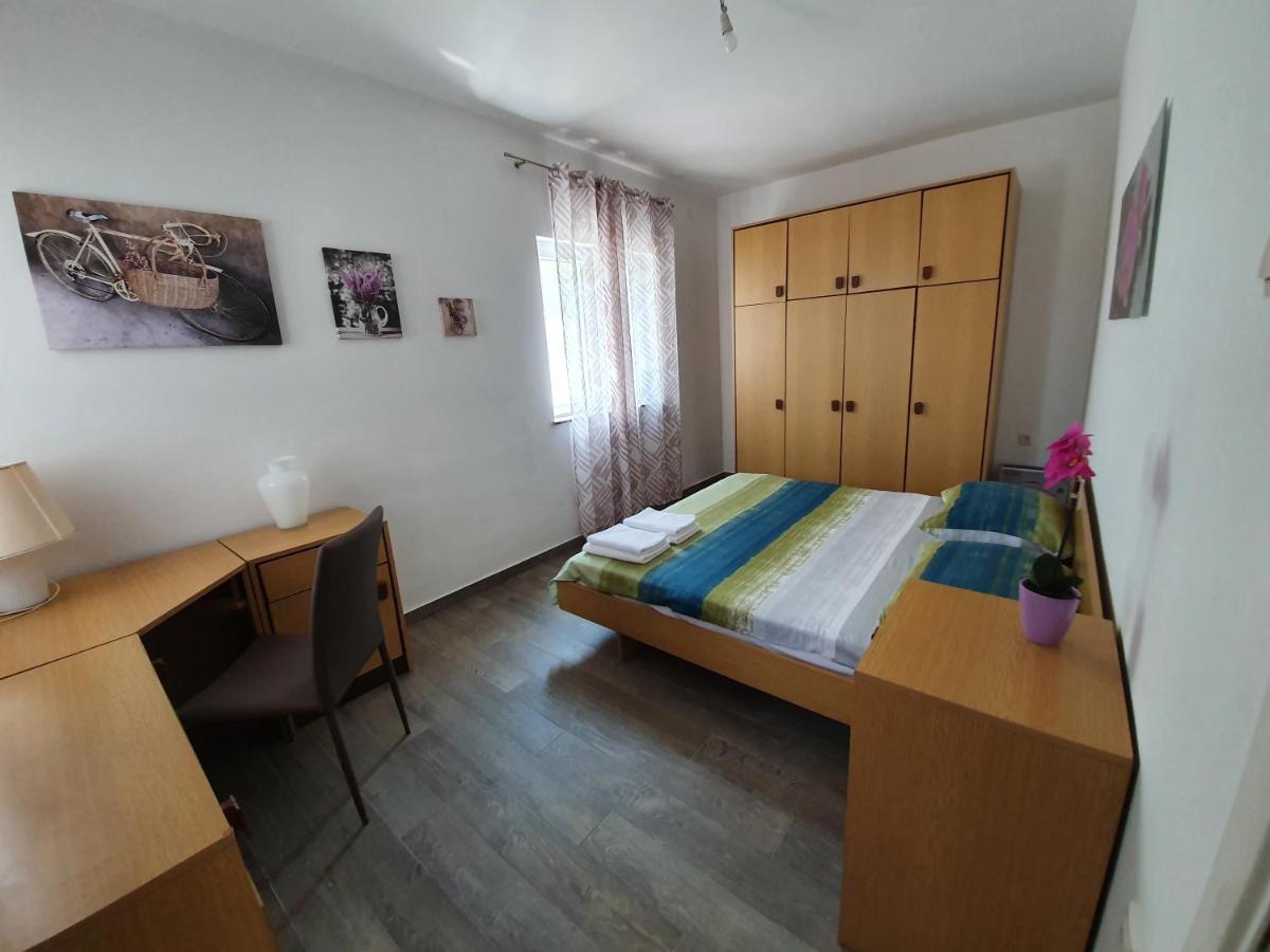 Apartments Dora Вантачичі Екстер'єр фото