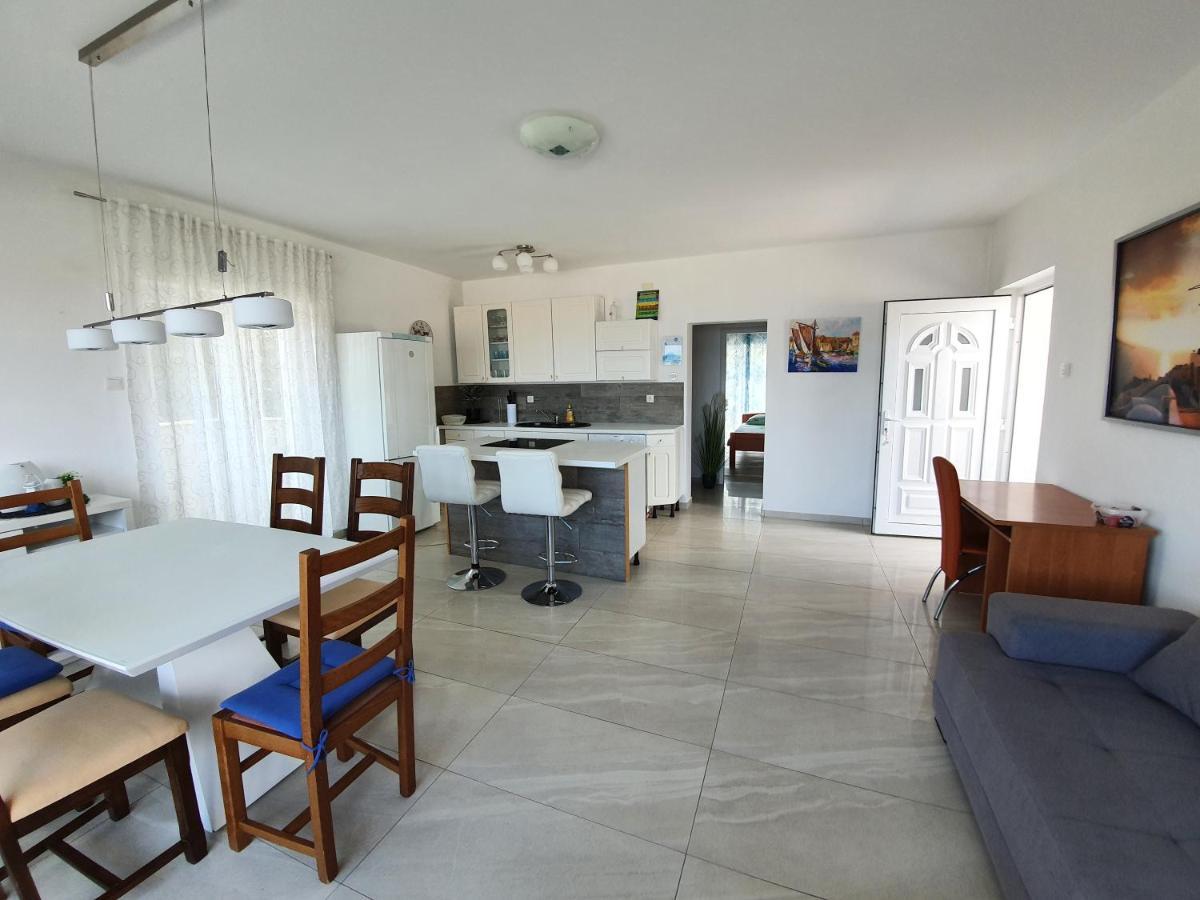 Apartments Dora Вантачичі Екстер'єр фото