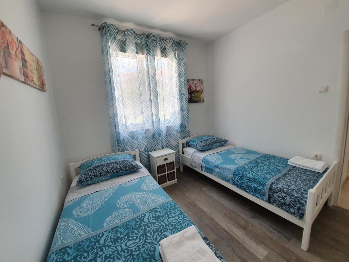 Apartments Dora Вантачичі Екстер'єр фото