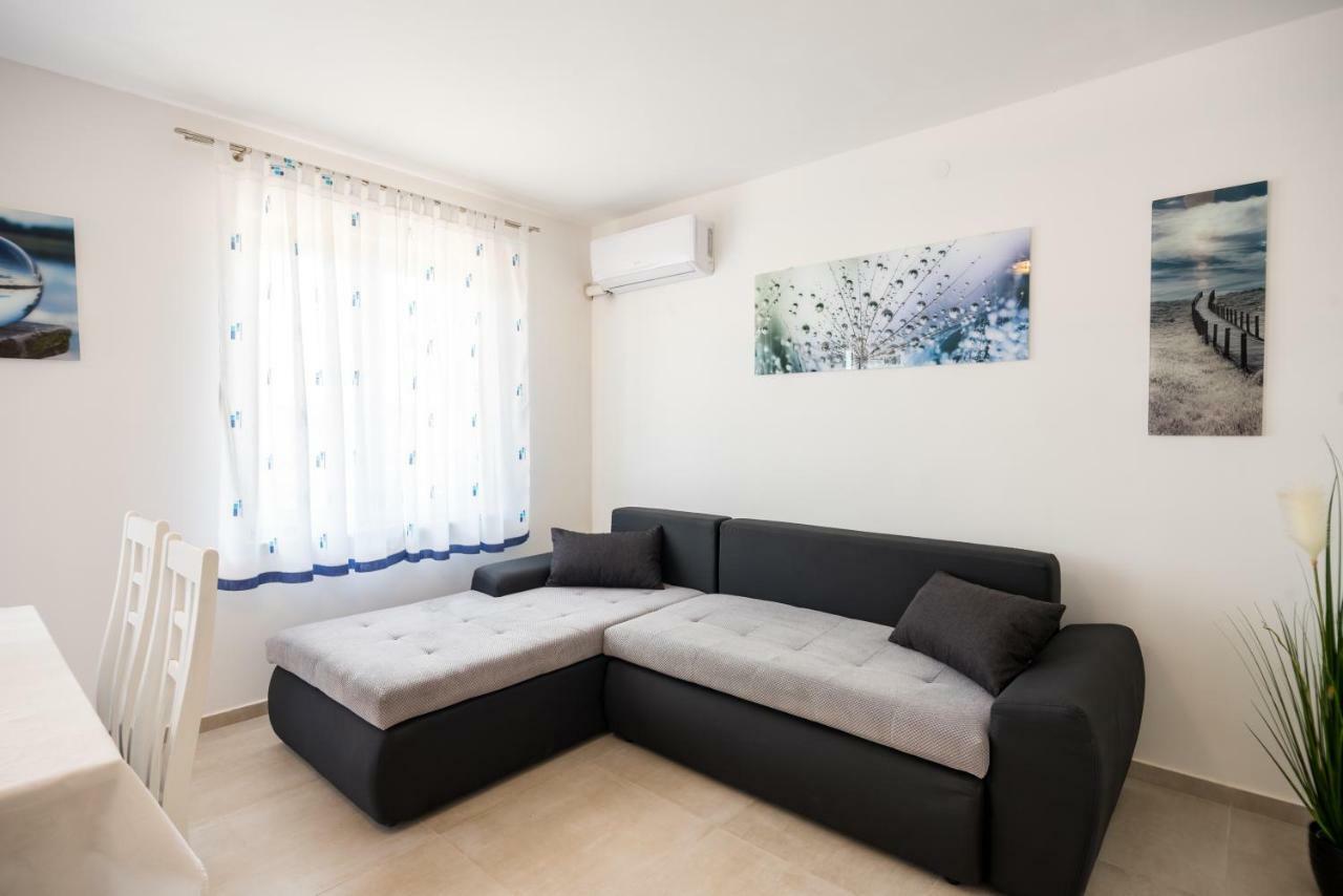 Apartments Dora Вантачичі Екстер'єр фото