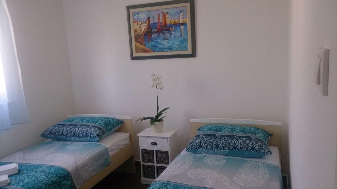 Apartments Dora Вантачичі Екстер'єр фото